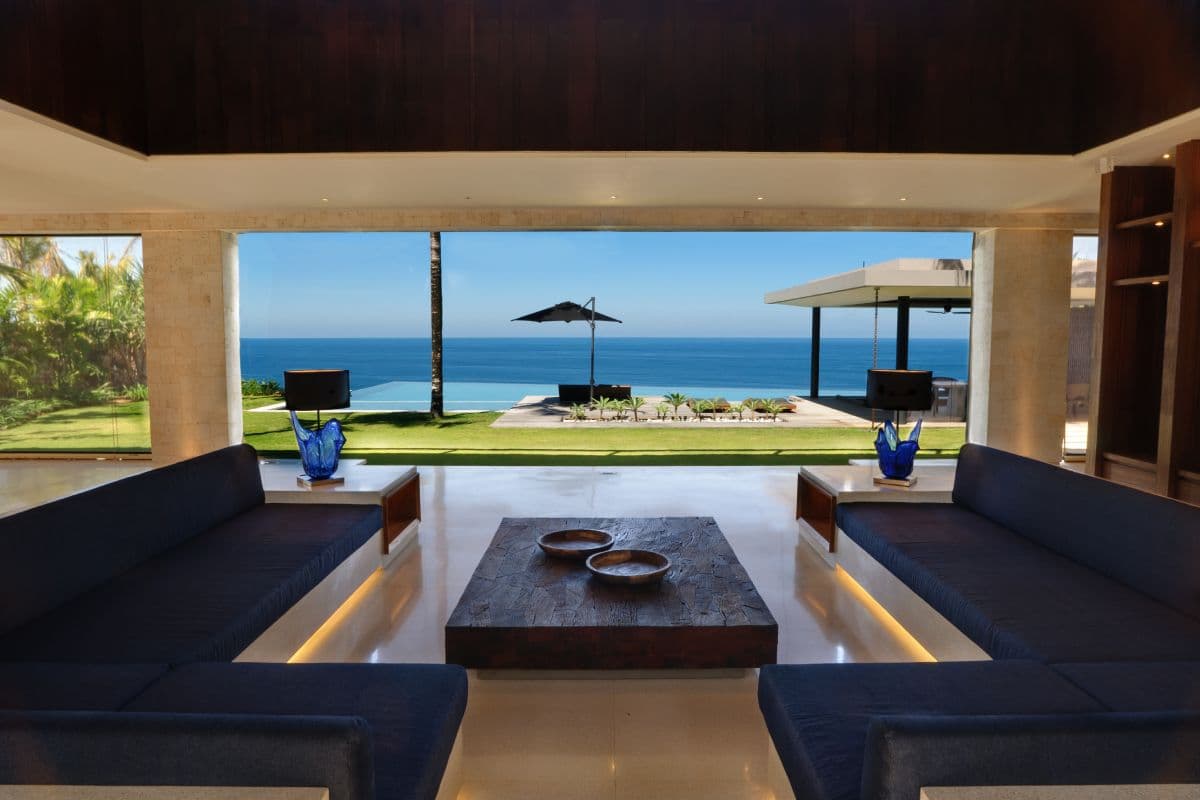 Villa Jamadara, a cliff front wedding venue in Uluwatu, Indonesia