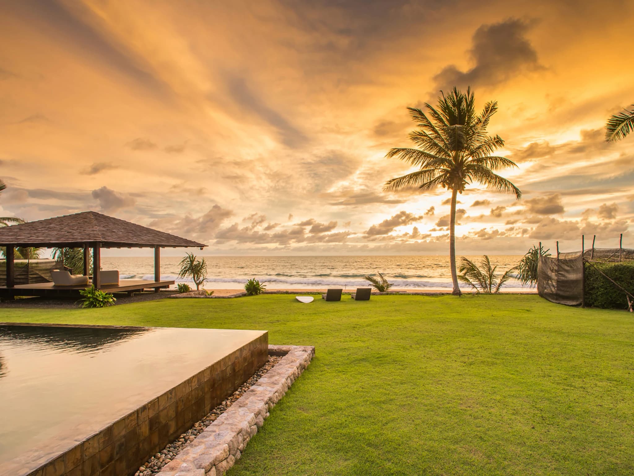 Villa Amarelo — cliff front wedding venue in Natai Beach, Thailand · photo 3 of 10